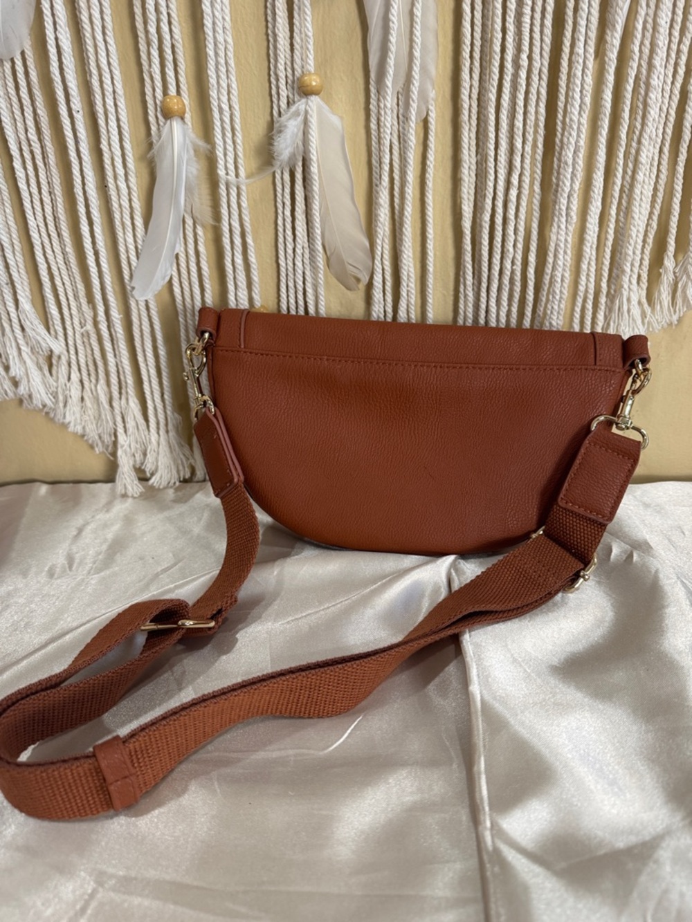 Woven Zola Rattan Brown Belt Bag - Picture 3 of 3